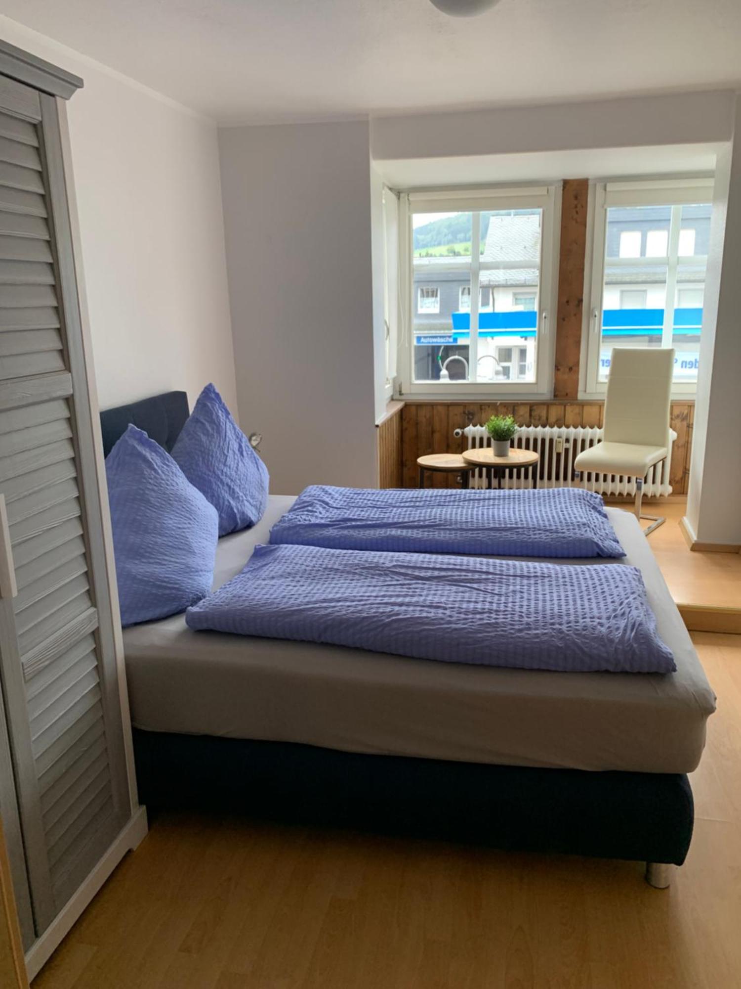 Landhaus Wiesemann Parkappartements & Dependance - Naehe Ettelsberg-Talstation ヴィリンゲン 部屋 写真