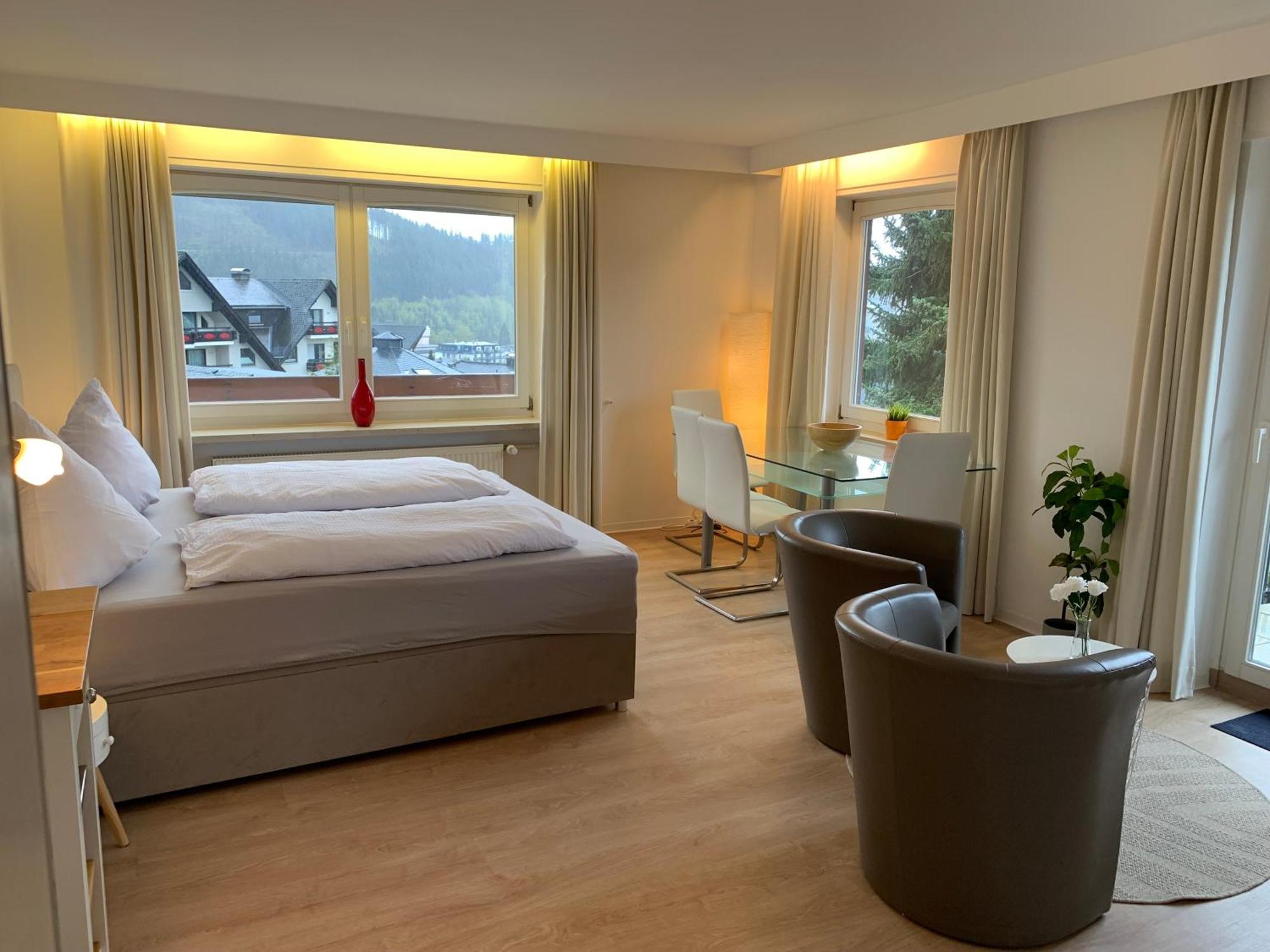 Landhaus Wiesemann Parkappartements & Dependance - Naehe Ettelsberg-Talstation ヴィリンゲン エクステリア 写真